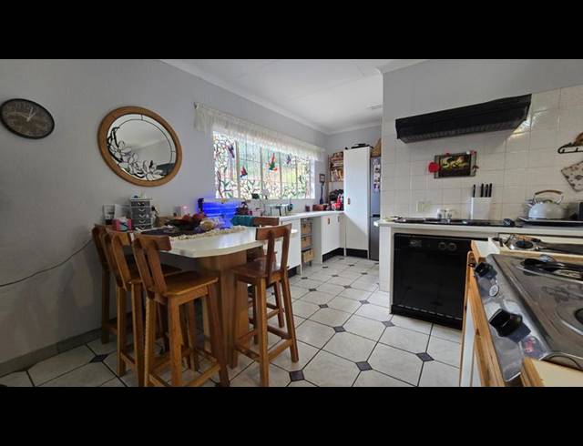 3 BEDROOM HOUSE FOR SALE IN FLORAUNA